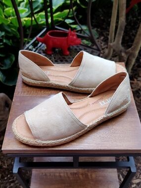 Born Drilles Espadrilles Flat Sandals Suede Natural Beige Tan Women's 7.5